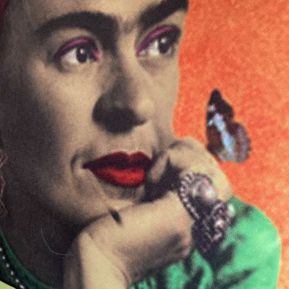 EUC FRIDA KAHLO Accent Decorative Zippered Pillow 🦋Includes Bonus Insert Pillow - Picture 9 of 15